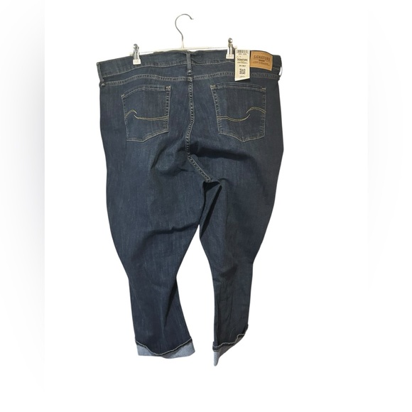 Signature by Levi Strauss Dark Blue Cropped Jeans - Picture 9 of 14
